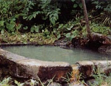 石抱温泉の湯船